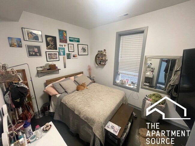 Foto del edificio - 2834 W Diversey Ave