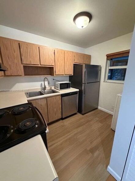 Building Photo - 102 Gardens Dr