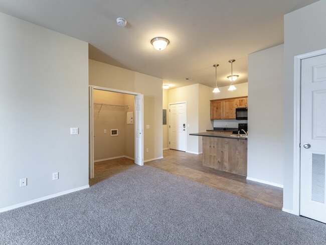 Foto del edificio - Coryell Courts Apartments