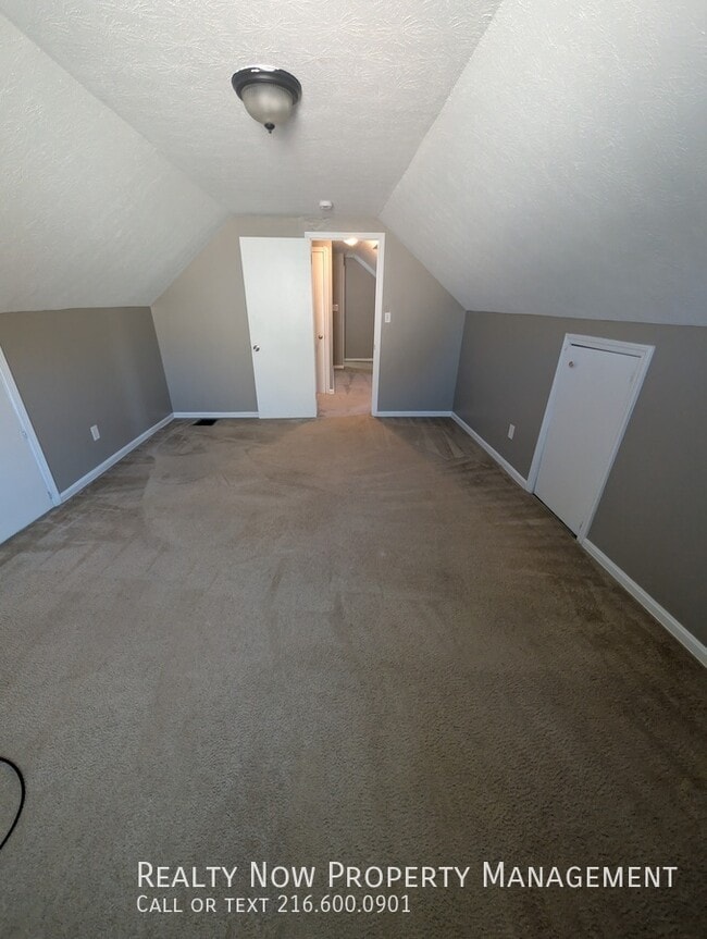 Building Photo - 14804 Rockside Rd