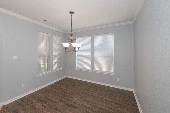 Building Photo - 24815 Blane Dr