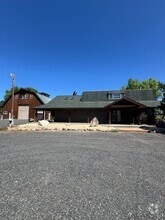 Building Photo - 225 Mission View Dr