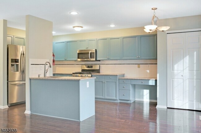 Building Photo - 2806 Vantage Ct