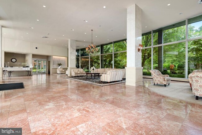 Foto del edificio - 4201 Cathedral Ave NW