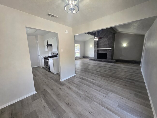 Foto del edificio - 13441 Blossomheath Ln