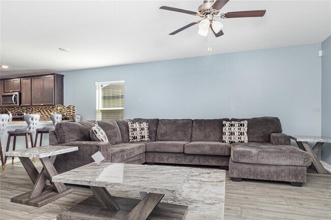 Foto del edificio - 1760 Canaan Lp