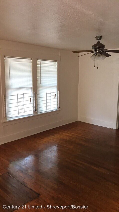 Foto del edificio - 3 br, 1 bath House - 6412 Fairfield