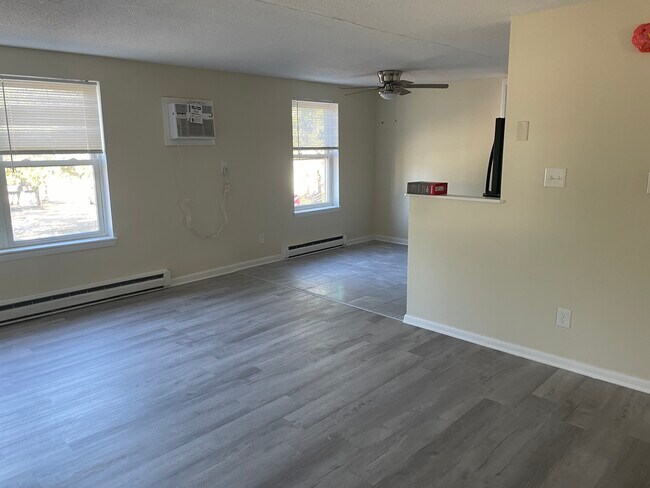 Building Photo - 1600 Kingston Ave