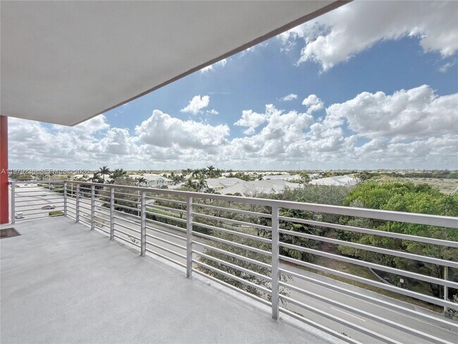 Building Photo - 7661 NW 107th Ave