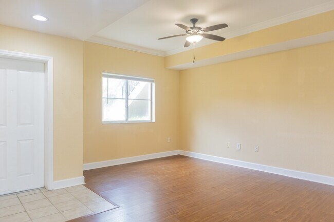 Foto del edificio - 9745 Touchton Rd