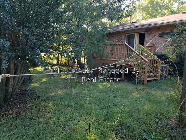 Foto del edificio - 135 Morris Mill Rd