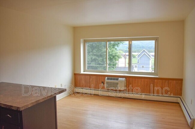 Foto del edificio - 812 E Water St