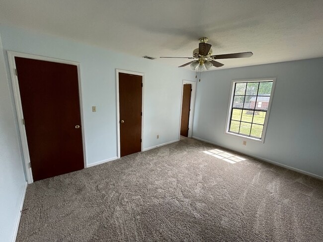 Building Photo - 113 Jackson Dr