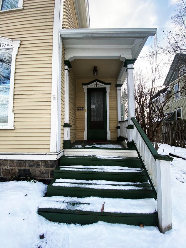 Primary Photo - 2 Bed 2 Bath Stuart Neighborhood Duplex!