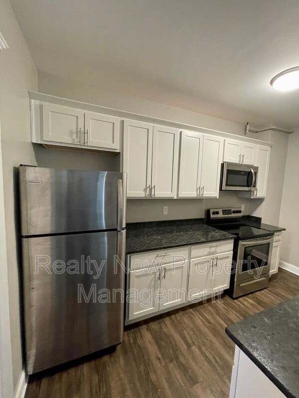 4088 Erie St Unit Apt 11, Willoughby, OH 44094 Condo for Rent in