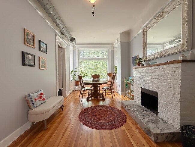 Foto del edificio - 1539 N Wells St
