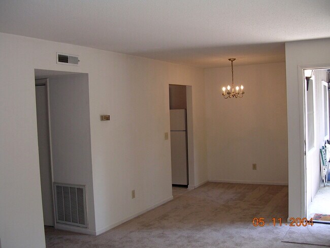 Building Photo - 1804 Fargis St