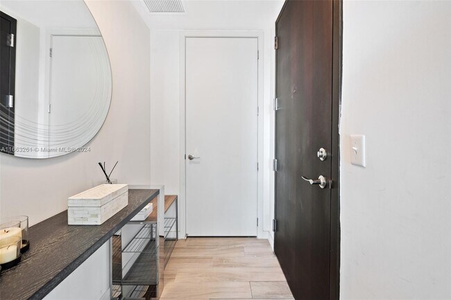 Foto del edificio - 999 SW 1st Ave