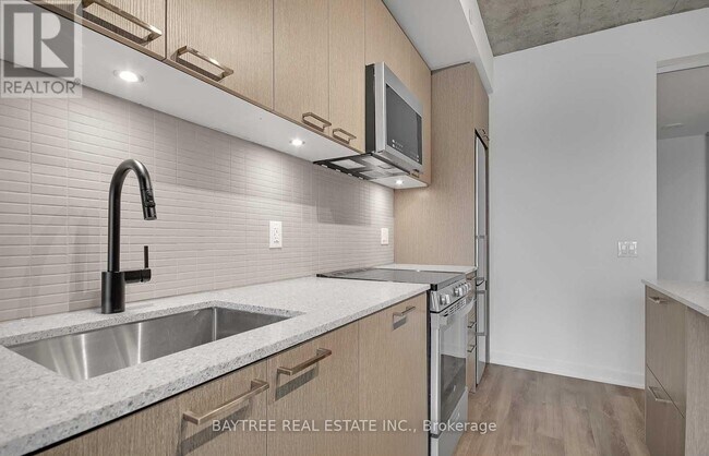 Building Photo - 1808 St Clair Ave W