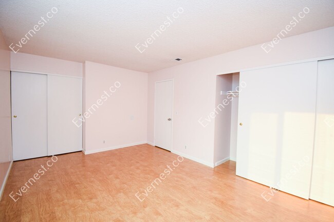 Building Photo - 2 Bed & 1.5 Bath Townhouse in San Jose, CA...