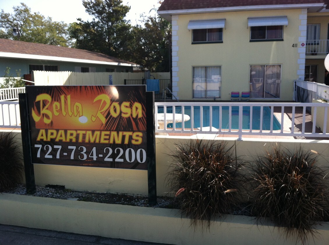 Front/Pool - 411 S Nimbus Ave