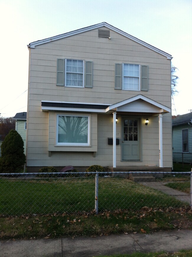 217 10th Avenue - 217A 10th Ave