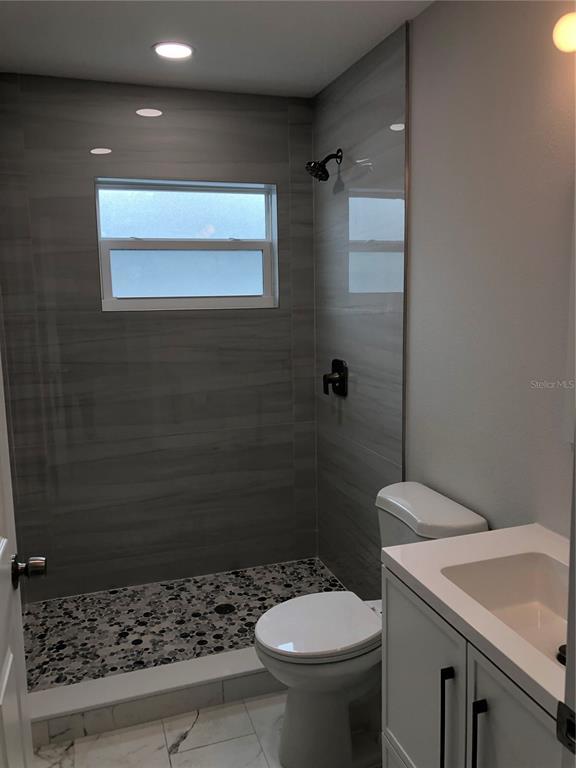 Foto del edificio - 345 Parkland Ave