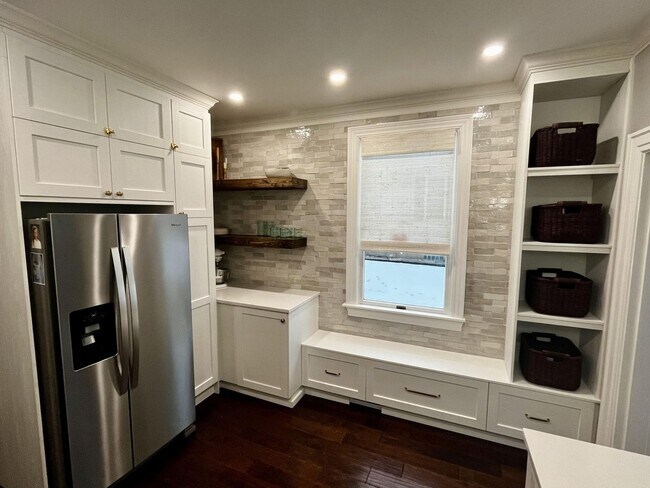 Foto del edificio - U.S. Open Week Rental – 0.8 Miles from Oak...