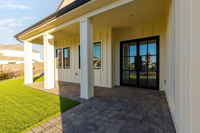 Foto del edificio - 6 bedroom with RV Garage and Hot Tub