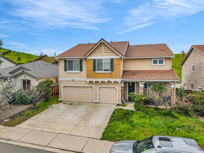 Building Photo - EXTRA LARGE HOME AND LOT... NESTLED IN THE ANTIOCH HILLS... 5 BEDS/3 BATHS/LARGE LIVING ROOM AND ...