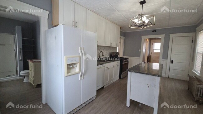 Building Photo - 121 Delmont Ave