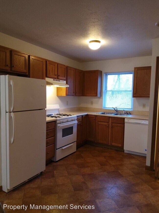 Foto del edificio - 3 br, 1 bath Apartment - 261 Woodridge Court