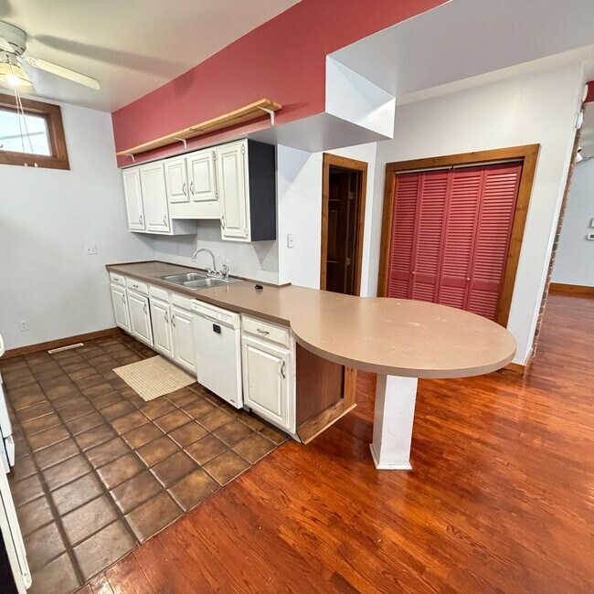 Foto del edificio - 3 bedroom home on the NW side of Grand Rapids