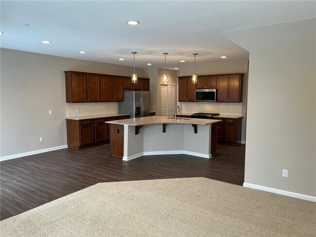 Foto del edificio - 5940 Urbandale Ln N