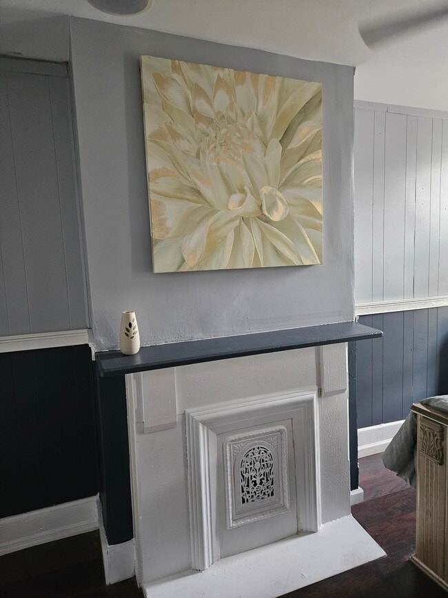 Building Photo - 693 Macdonough St