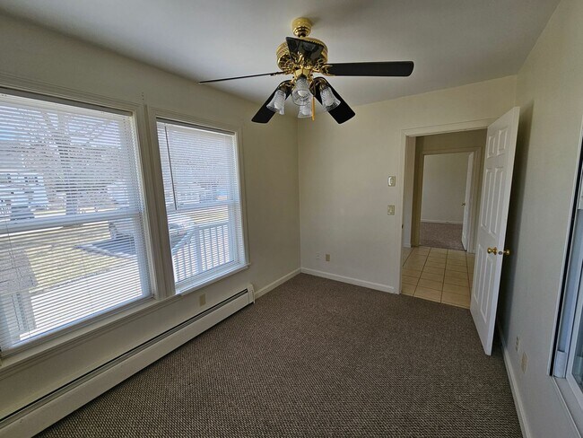 Building Photo - 108 N Main St