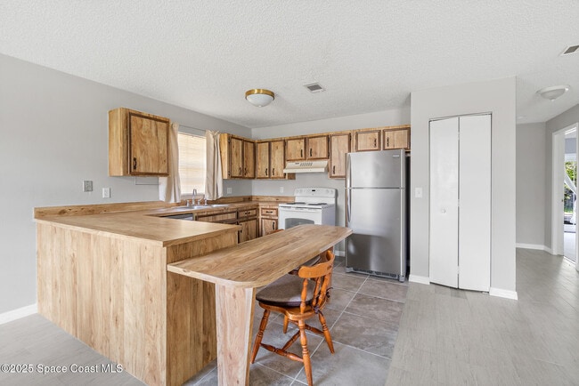 Building Photo - 1712 Stewart Pl