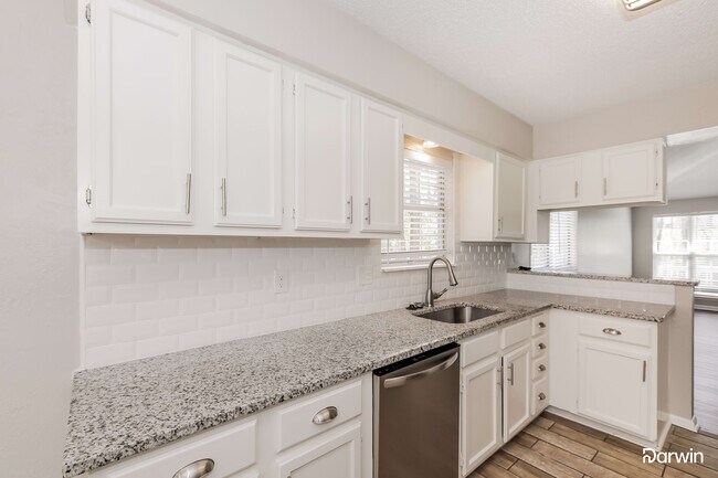 Building Photo - 9001 Louvaine Drive, Charlotte, NC 28227