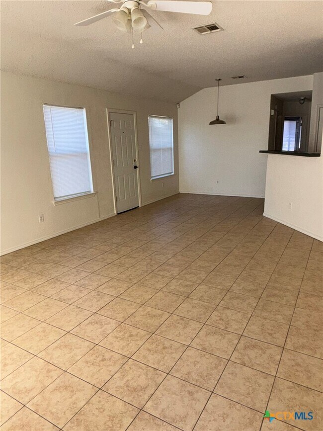 Foto del edificio - 2205 Garrett Dr