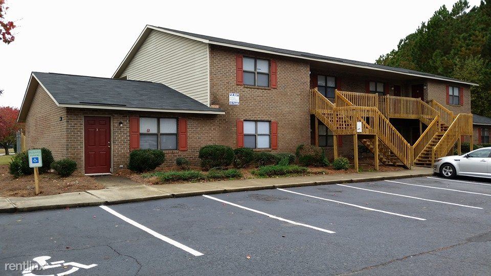 Primary Photo - 3200 Summer Pl