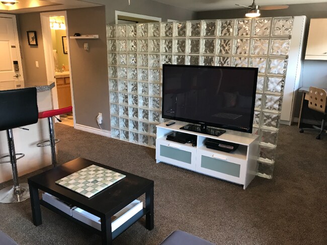 Foto del edificio - 1833 N Williams St