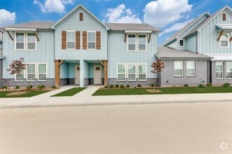 Building Photo - 9517 Thorncrown Ln