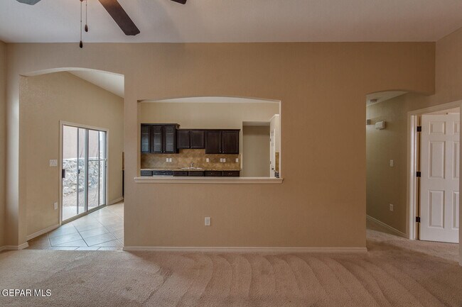 Foto del edificio - 12728 Velvet Willow Dr