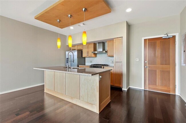 Building Photo - 1600 Barton Springs Rd