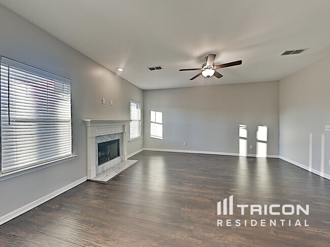 Foto del edificio - 604 Eagle View Dr