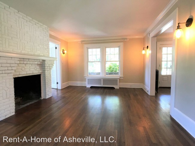 Building Photo - 3 br, 3 bath House - 16 Colonial Place