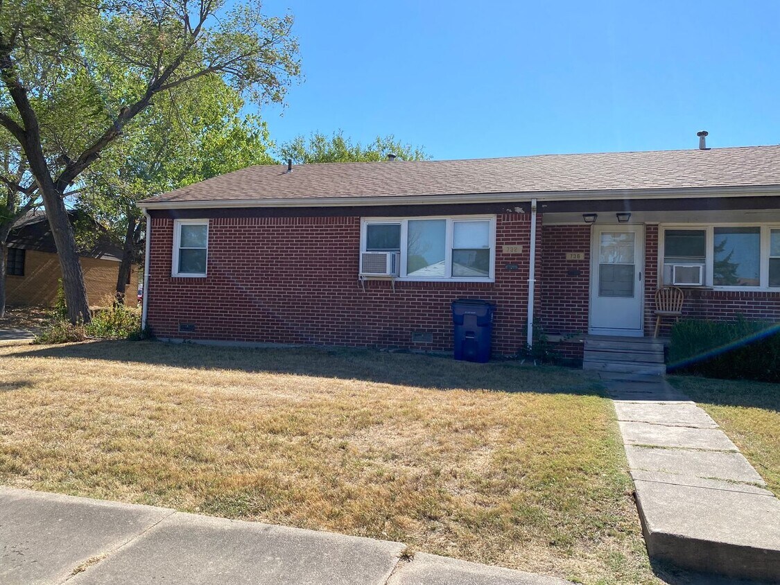 Primary Photo - Nice Clean Home - Section 8 accepted - MOV...