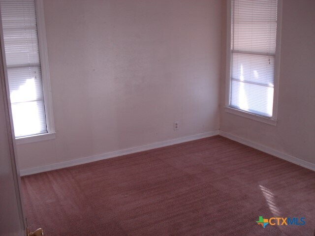 Foto del edificio - 303 Cloud St