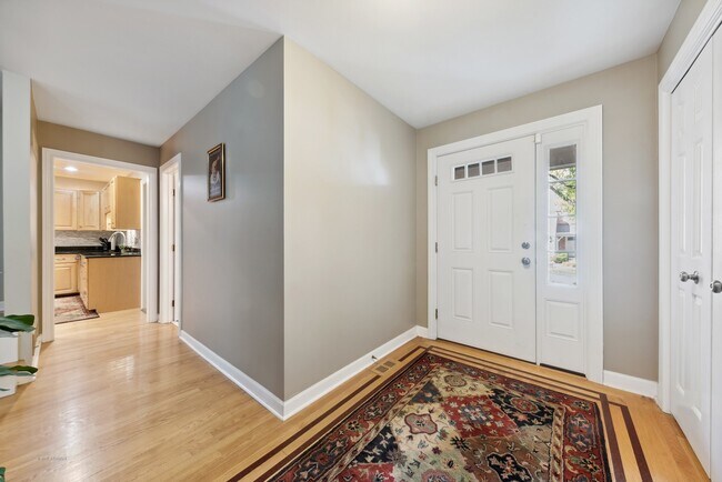 Building Photo - 1483 Shire Cir