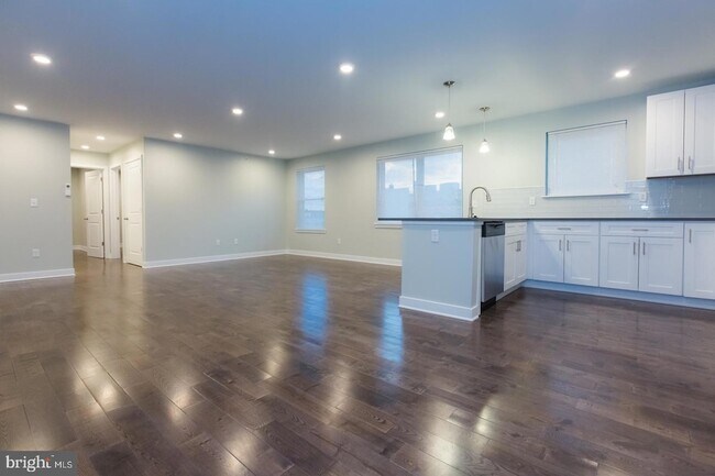 Foto del edificio - 1228-32 W College Ave